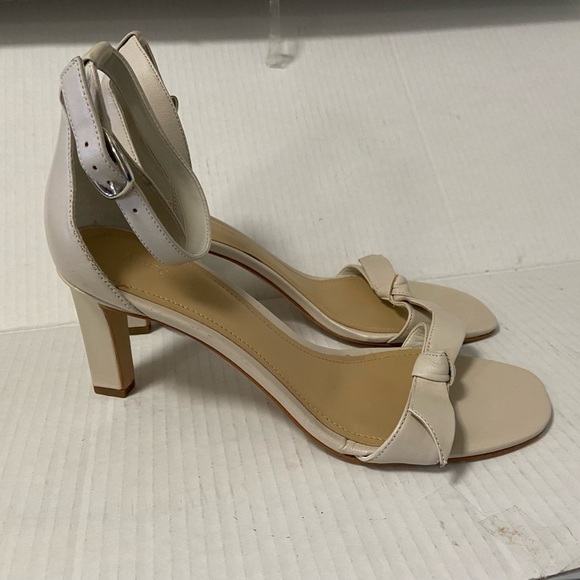 Marc Fisher bow heels beige women size 9m - Picture 8 of 12